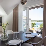Ocrux Apartment Trogir
