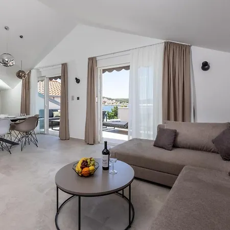 Ocrux Apartment Trogir